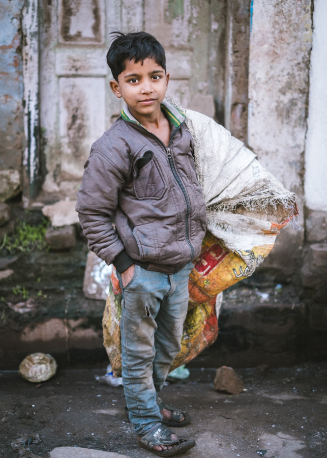 Street-kid-homeless-dirty-varanasi-India-Nathan-Brayshaw