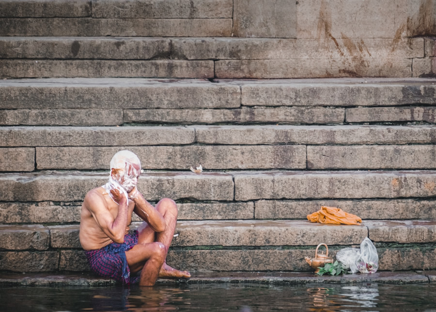 Bathing-Ghats-river-ganges-varanasi-India-Nathan-Brayshaw