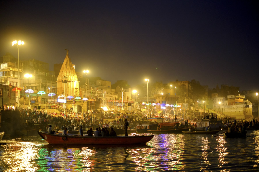 Sunset-boat-road-river-ganges-varanasi-India-Nathan-Brayshaw