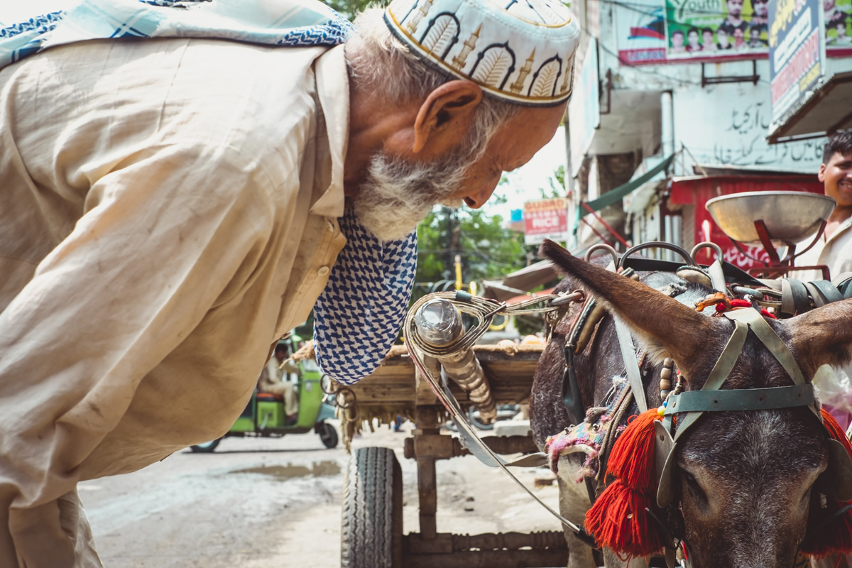 Pakistan, Lahore, travel photography, street photography, street portraits, nathan brayshaw,